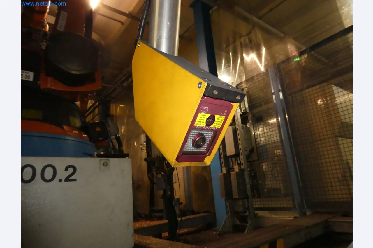 Robots, equipos de soldadura y accesorios de montaje de la industria del automóvil-4