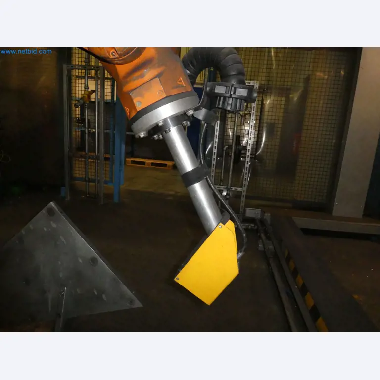 Robots, equipos de soldadura y accesorios de montaje de la industria del automóvil-6