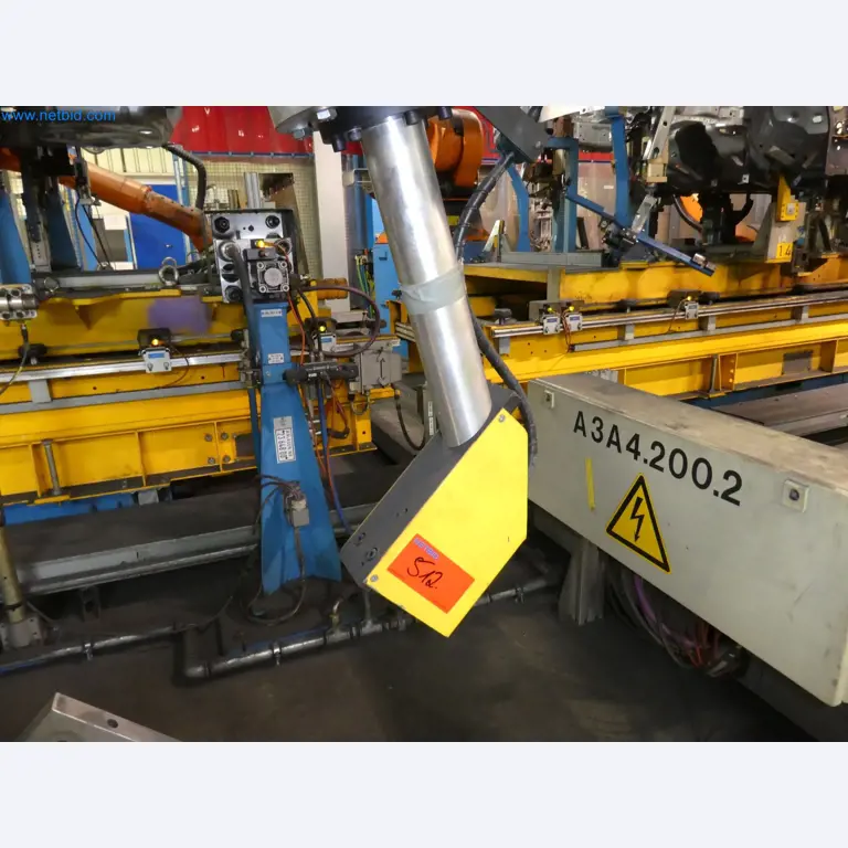 Robots, equipos de soldadura y accesorios de montaje de la industria del automóvil-7