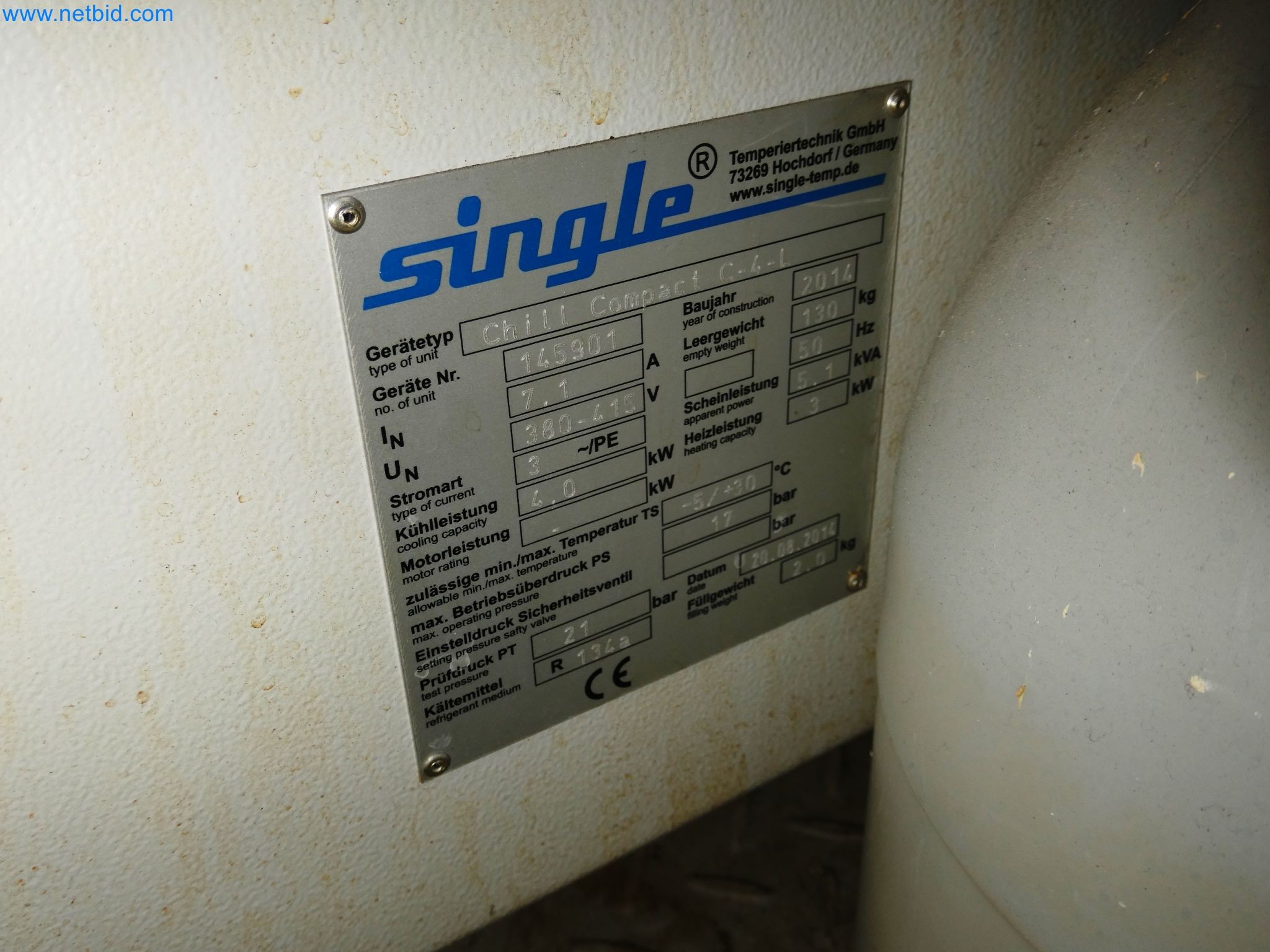 Robots, equipos de soldadura y accesorios de montaje de la industria del automóvil-3