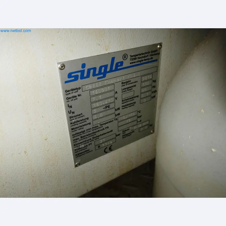 Robots, equipos de soldadura y accesorios de montaje de la industria del automóvil-3