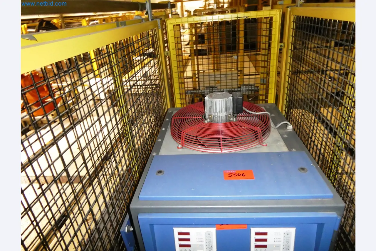 Robots, equipos de soldadura y accesorios de montaje de la industria del automóvil-1