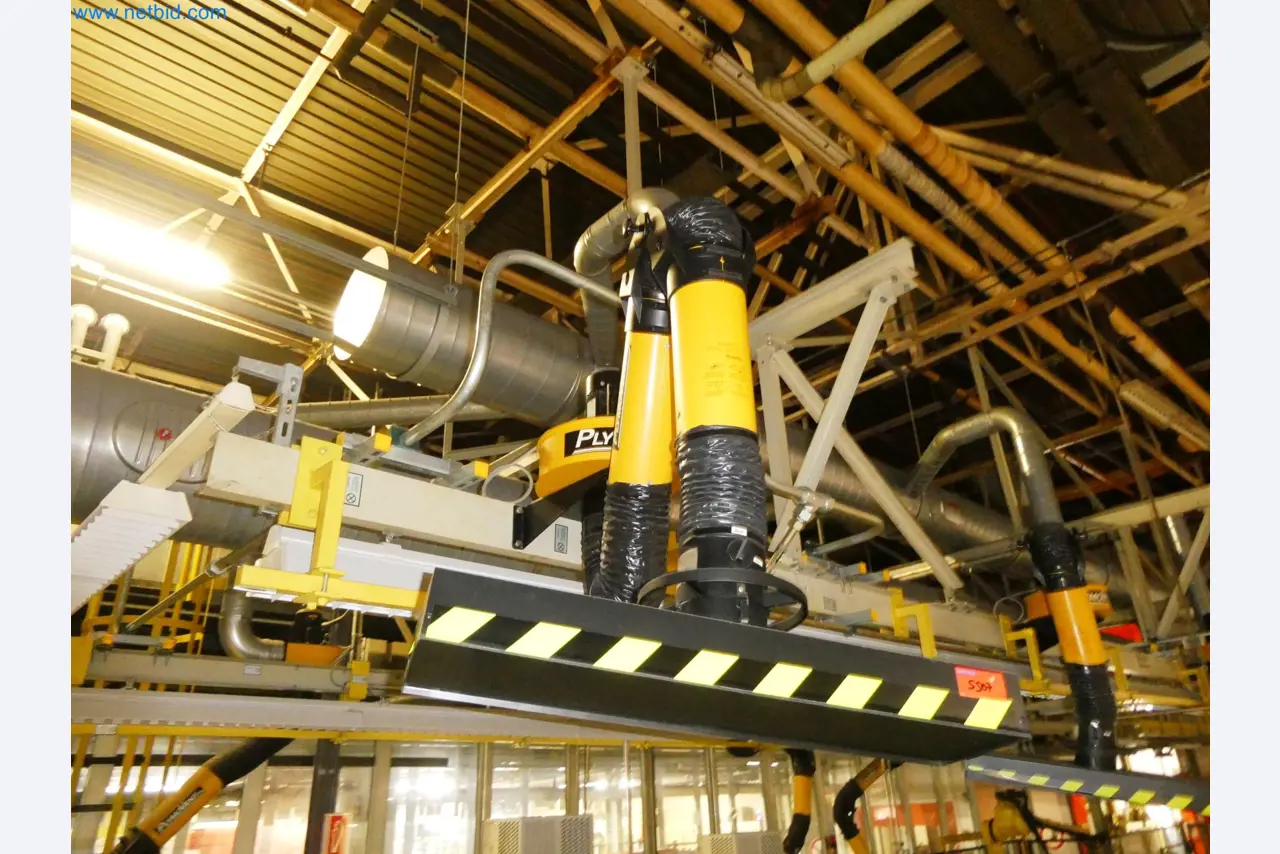 Robots, equipos de soldadura y accesorios de montaje de la industria del automóvil-1