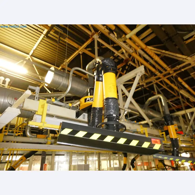 Robots, equipos de soldadura y accesorios de montaje de la industria del automóvil-1