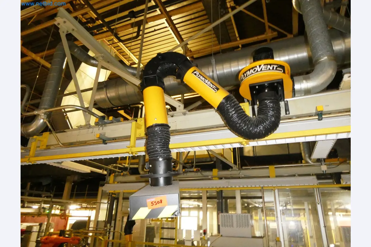 Robots, equipos de soldadura y accesorios de montaje de la industria del automóvil-1