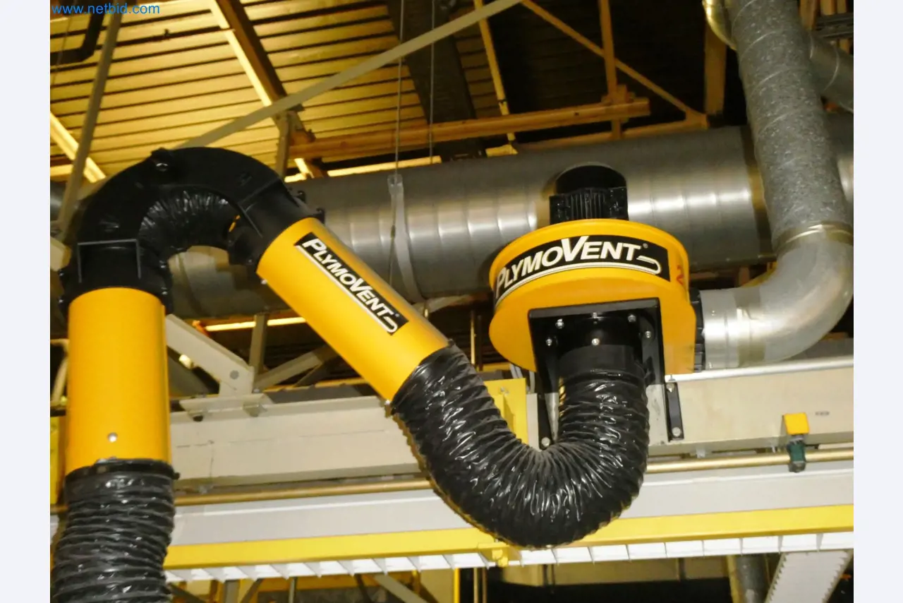 Robots, equipos de soldadura y accesorios de montaje de la industria del automóvil-2