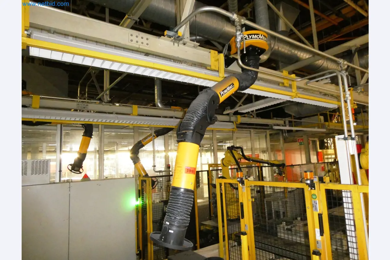 Robots, equipos de soldadura y accesorios de montaje de la industria del automóvil-2