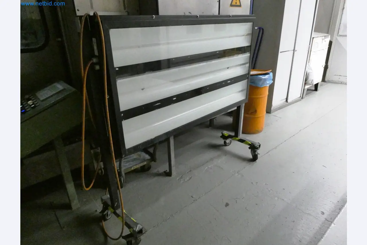 Robôs, equipamento de soldadura e acessórios de montagem da indústria automóvel-2