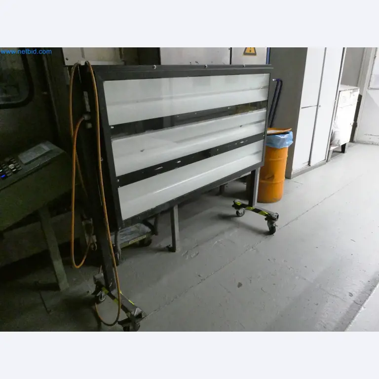 Robôs, equipamento de soldadura e acessórios de montagem da indústria automóvel-2