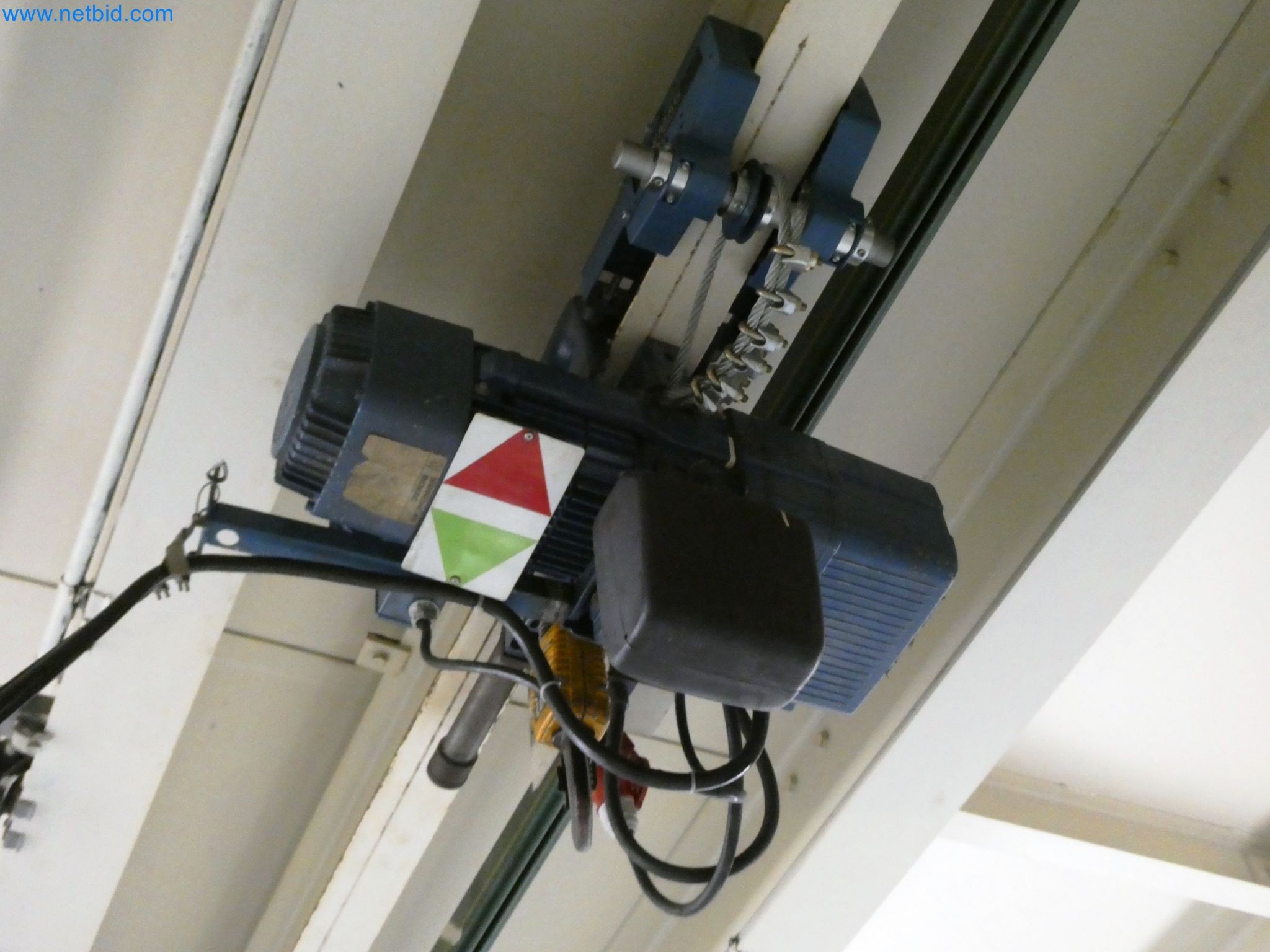 Robôs, equipamento de soldadura e acessórios de montagem da indústria automóvel-4