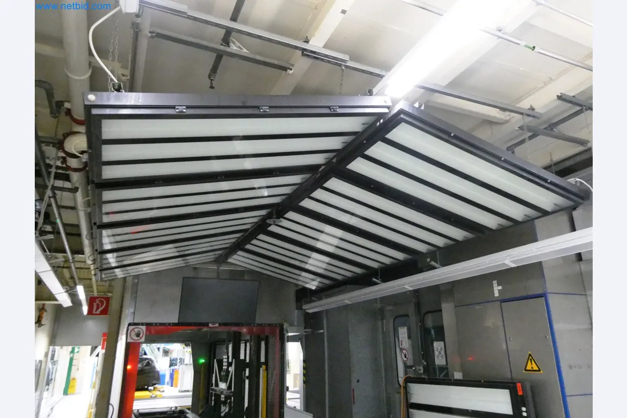 Robôs, equipamento de soldadura e acessórios de montagem da indústria automóvel-2