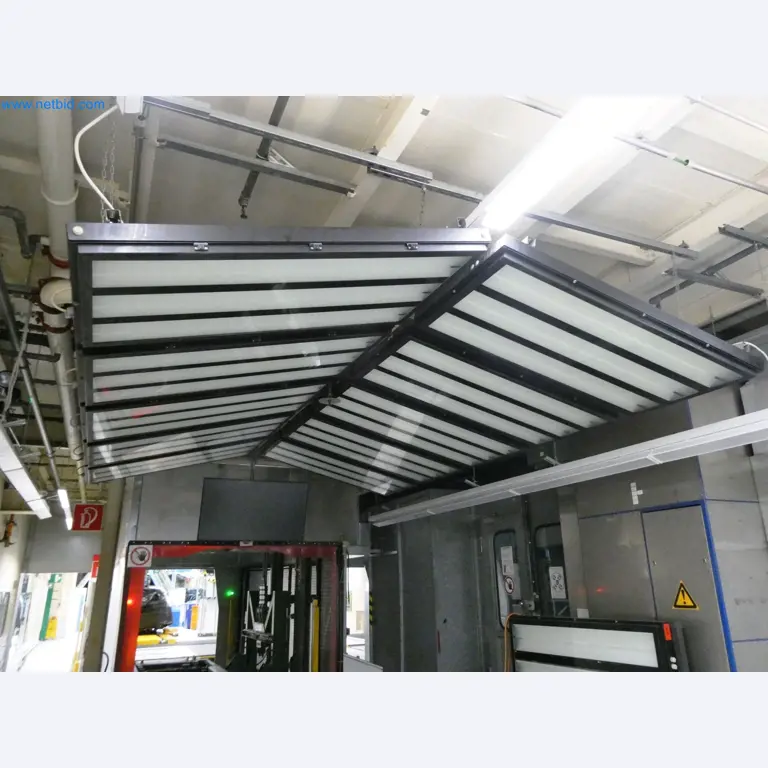 Robôs, equipamento de soldadura e acessórios de montagem da indústria automóvel-2