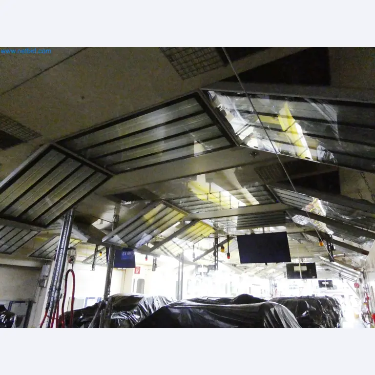 Roboti, varilna oprema in pripomočki za montažo iz avtomobilske industrije-1