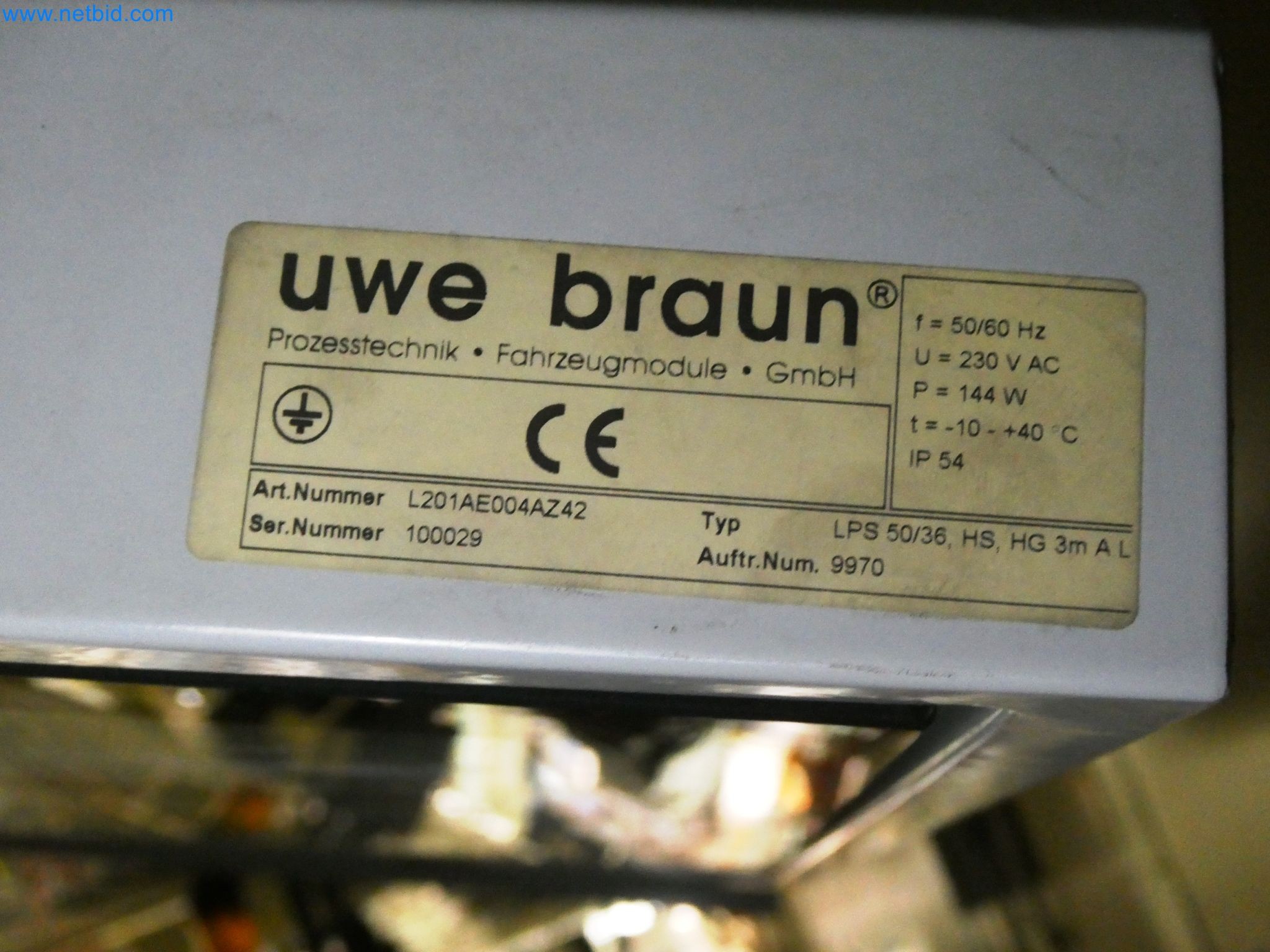 Roboti, varilna oprema in pripomočki za montažo iz avtomobilske industrije-3