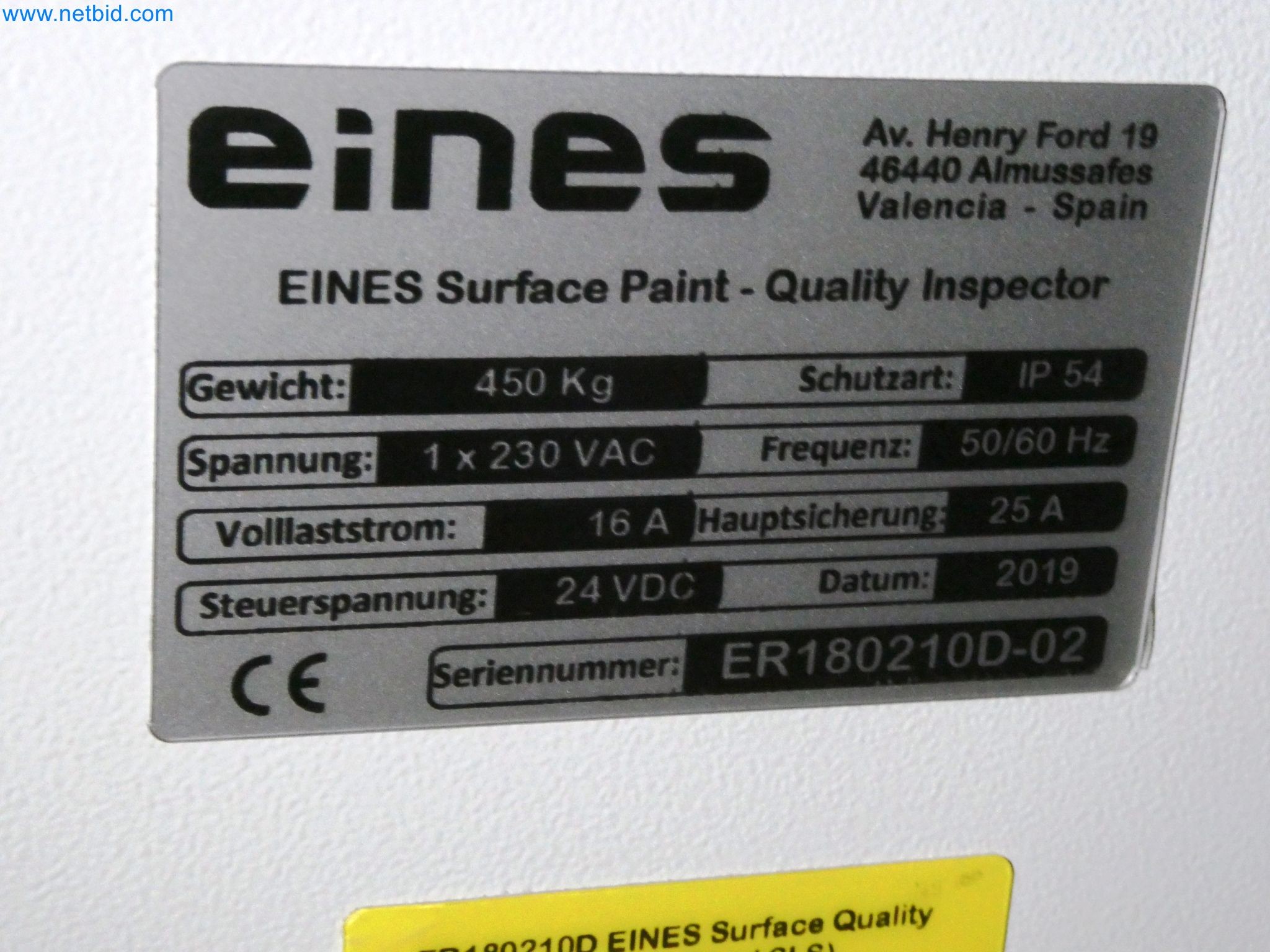 Roboty, sprzęt spawalniczy i akcesoria montażowe z branży motoryzacyjnej-7