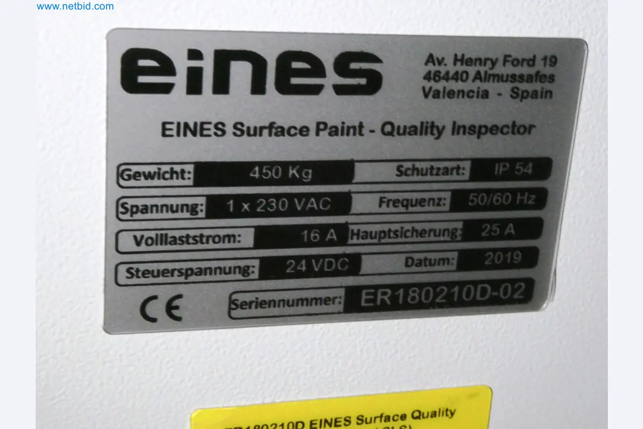 Roboty, sprzęt spawalniczy i akcesoria montażowe z branży motoryzacyjnej-7