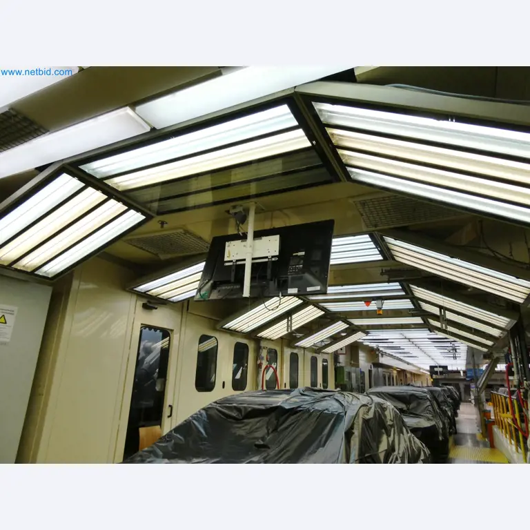 Roboty, sprzęt spawalniczy i akcesoria montażowe z branży motoryzacyjnej-3