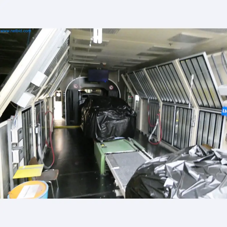 Roboti, varilna oprema in pripomočki za montažo iz avtomobilske industrije-2