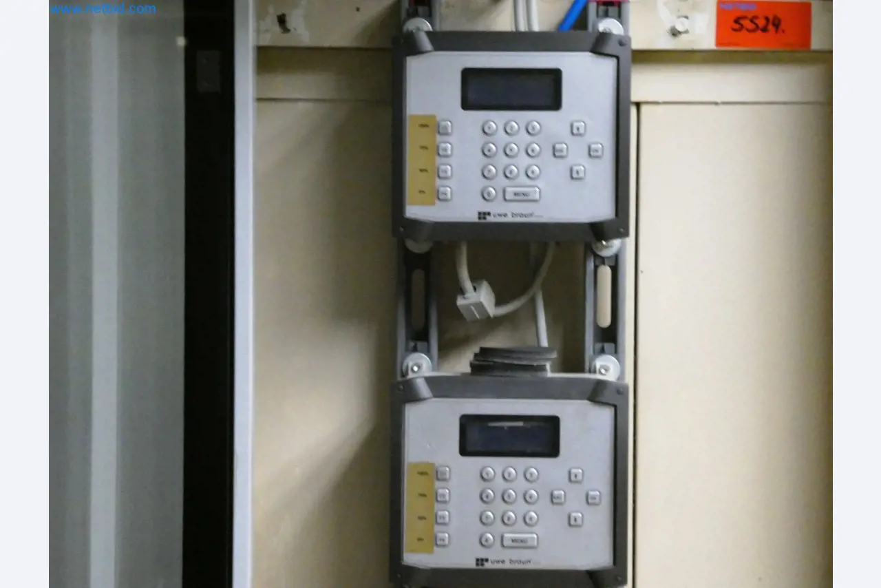 Roboti, varilna oprema in pripomočki za montažo iz avtomobilske industrije-4