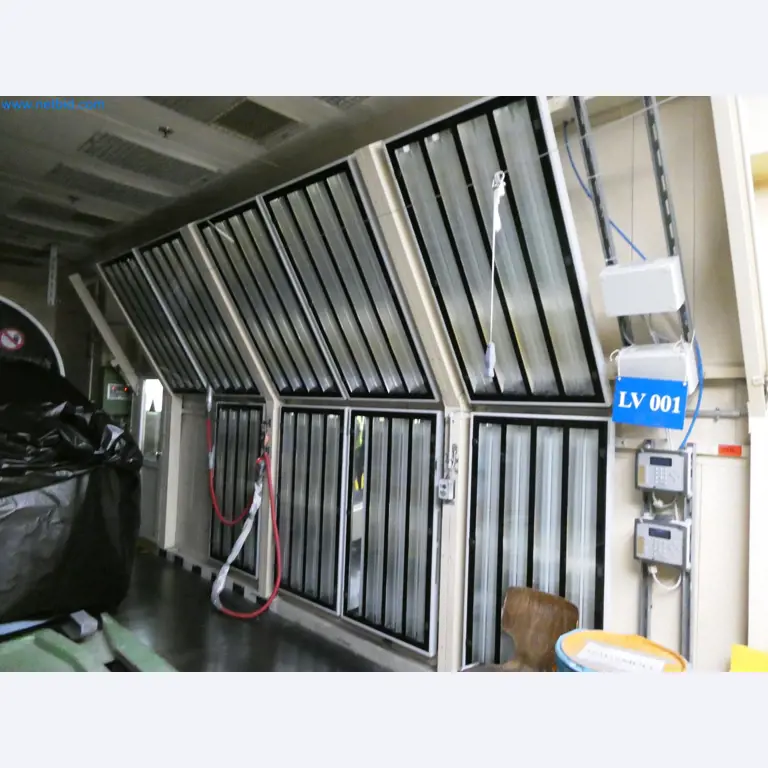 Roboti, varilna oprema in pripomočki za montažo iz avtomobilske industrije-5