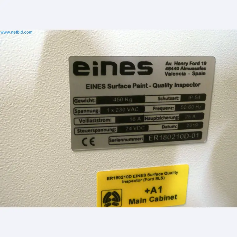 Roboty, sprzęt spawalniczy i akcesoria montażowe z branży motoryzacyjnej-7