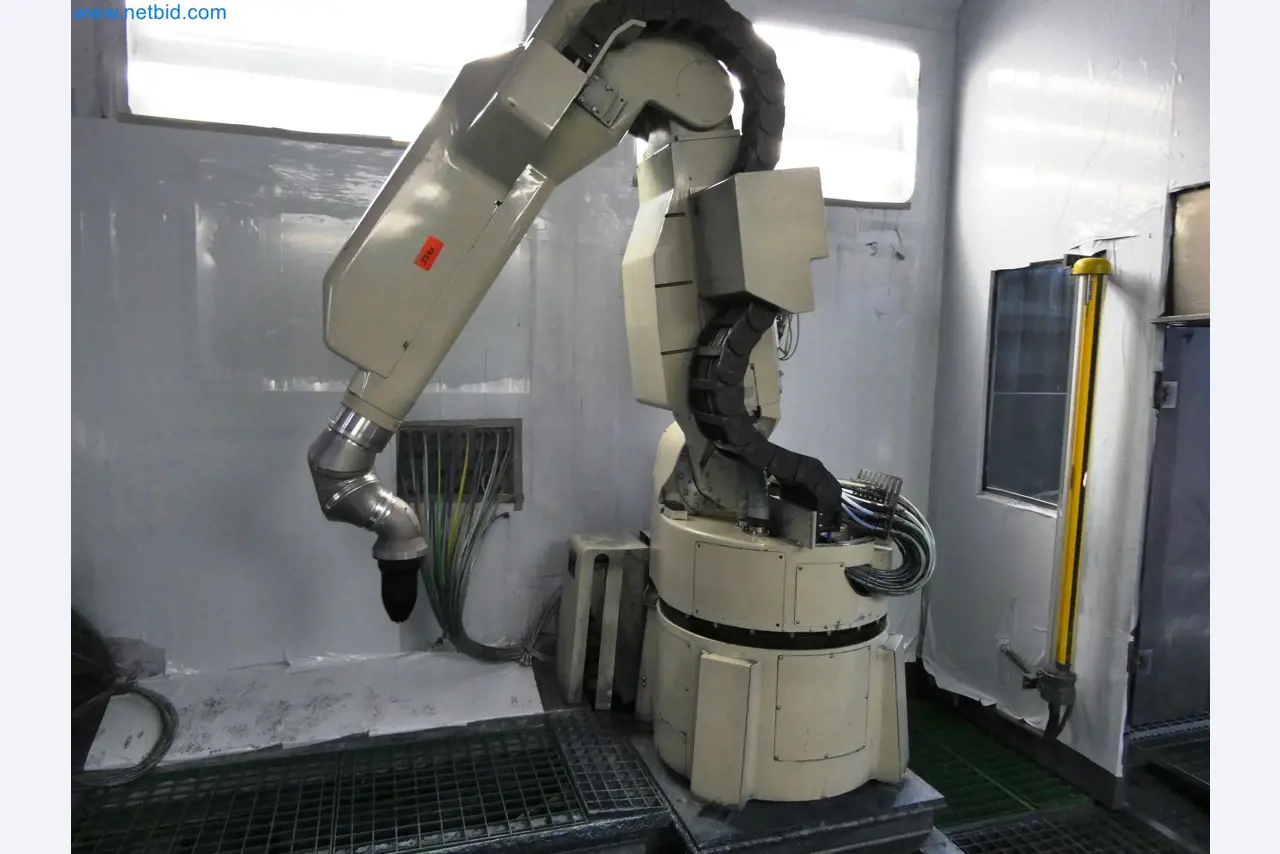 Roboty, svařovací zařízení a montážní příslušenství z automobilového průmyslu-11