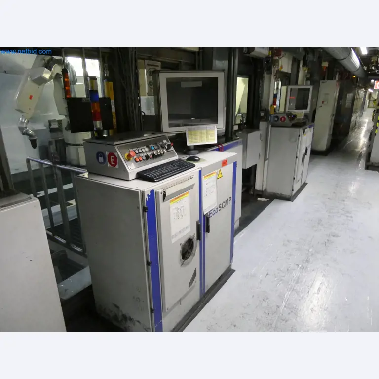 Roboty, svařovací zařízení a montážní příslušenství z automobilového průmyslu-14