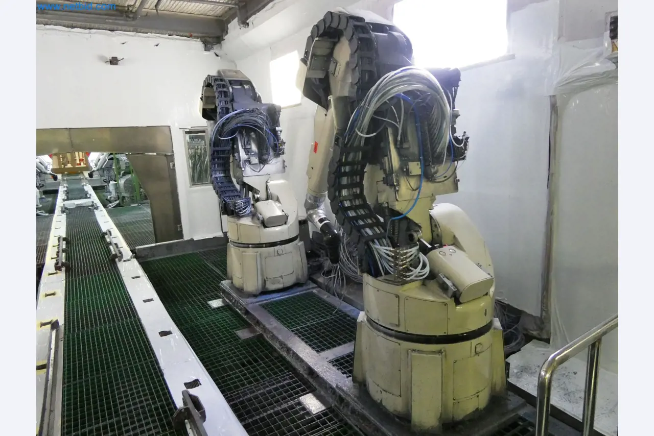 Roboty, svařovací zařízení a montážní příslušenství z automobilového průmyslu-18