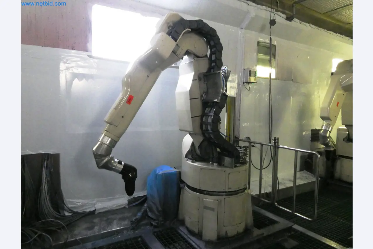 Roboty, svařovací zařízení a montážní příslušenství z automobilového průmyslu-19