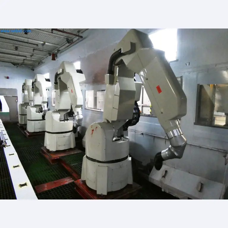 Roboty, svařovací zařízení a montážní příslušenství z automobilového průmyslu-11