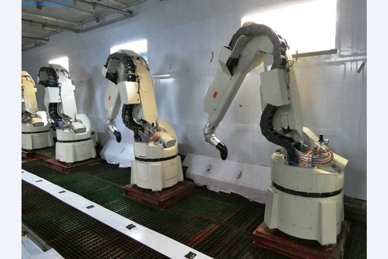 Roboty, svařovací zařízení a montážní příslušenství z automobilového průmyslu-2