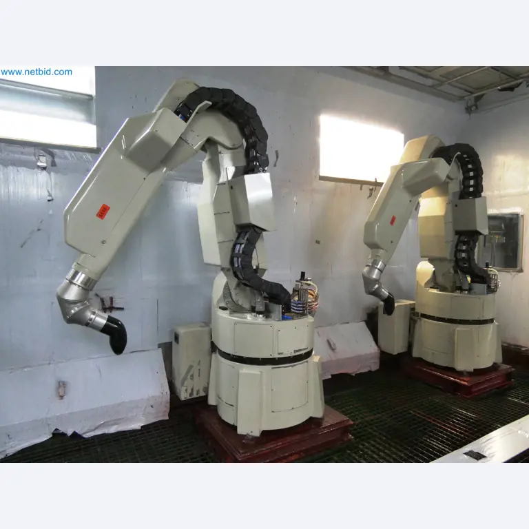 Roboty, svařovací zařízení a montážní příslušenství z automobilového průmyslu-4