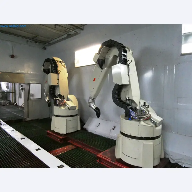 Roboty, svařovací zařízení a montážní příslušenství z automobilového průmyslu-5