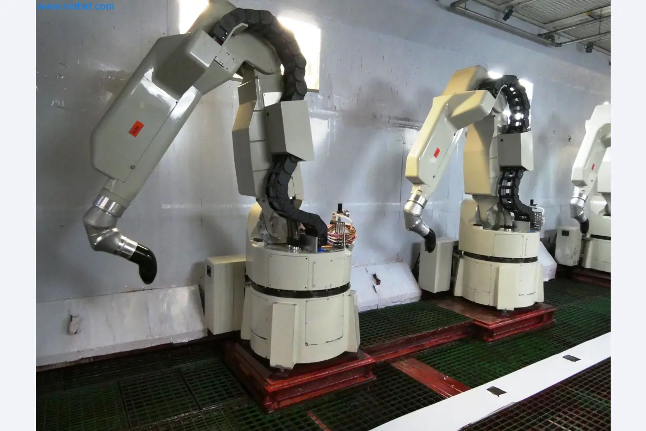 Roboty, svařovací zařízení a montážní příslušenství z automobilového průmyslu-6