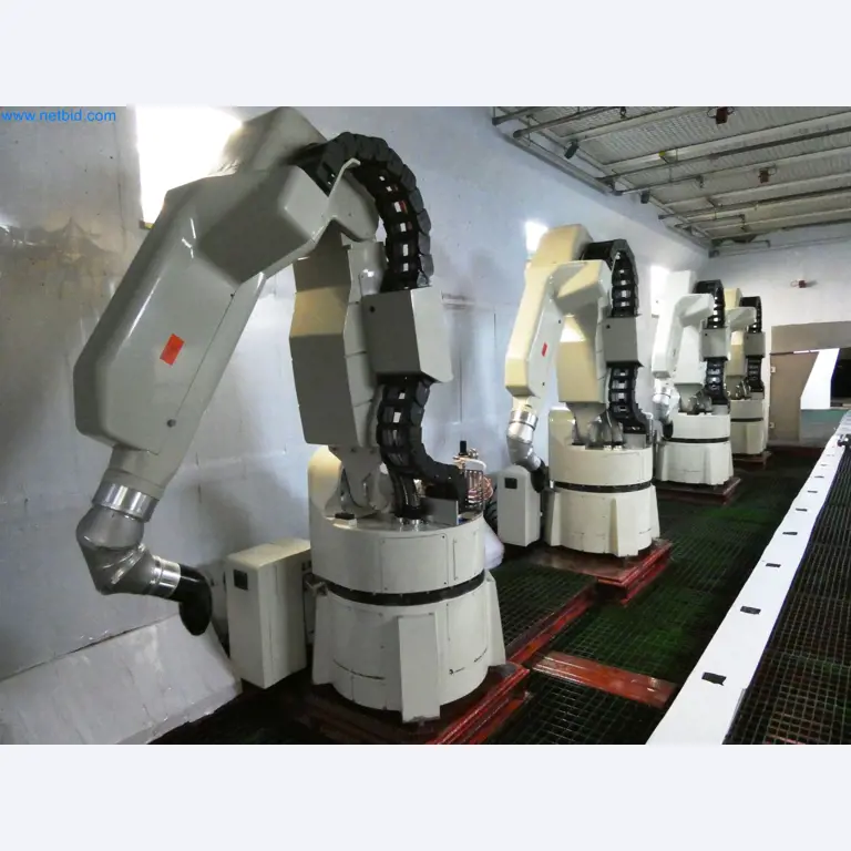 Roboty, svařovací zařízení a montážní příslušenství z automobilového průmyslu-9