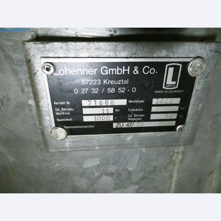 Roboty, sprzęt spawalniczy i akcesoria montażowe z branży motoryzacyjnej-2