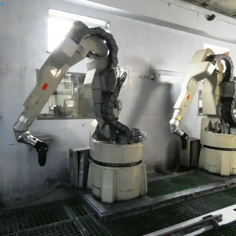 8 6osý malovací robot DÜRR