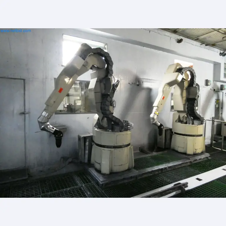 Roboty, svařovací zařízení a montážní příslušenství z automobilového průmyslu-1