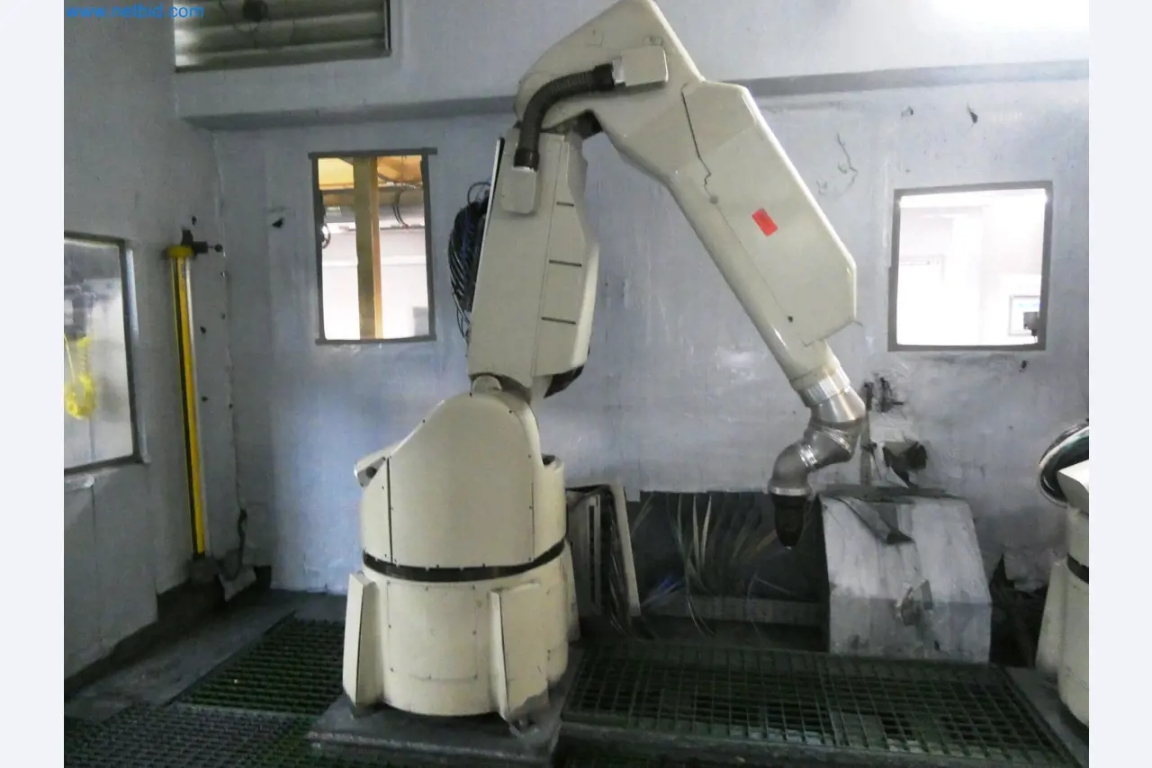 Roboty, svařovací zařízení a montážní příslušenství z automobilového průmyslu-5