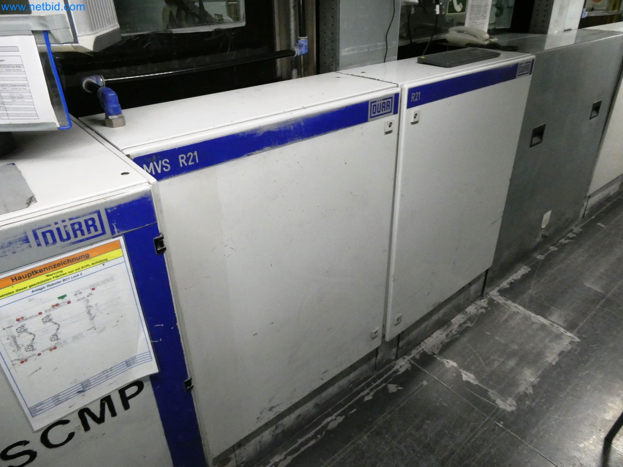 Roboty, svařovací zařízení a montážní příslušenství z automobilového průmyslu-8