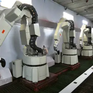 8 6osý malovací robot DÜRR