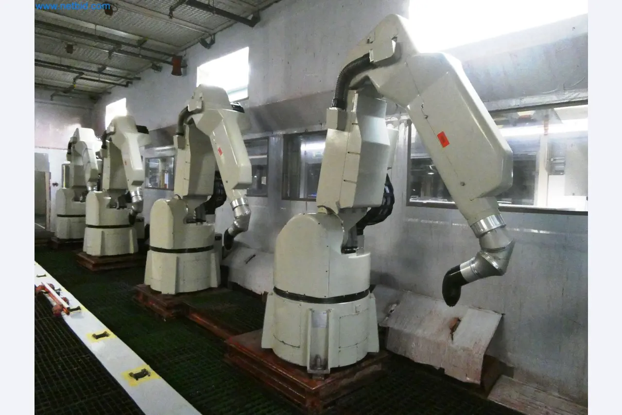 Roboty, svařovací zařízení a montážní příslušenství z automobilového průmyslu-2