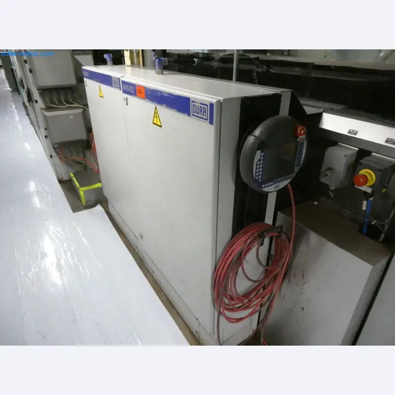 Roboty, svařovací zařízení a montážní příslušenství z automobilového průmyslu-3