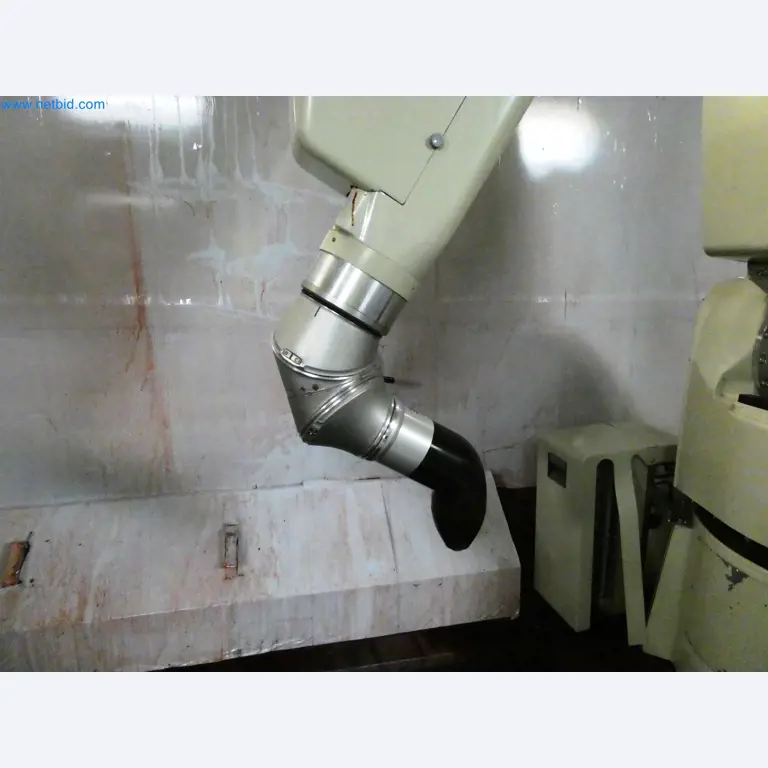 Roboty, svařovací zařízení a montážní příslušenství z automobilového průmyslu-7