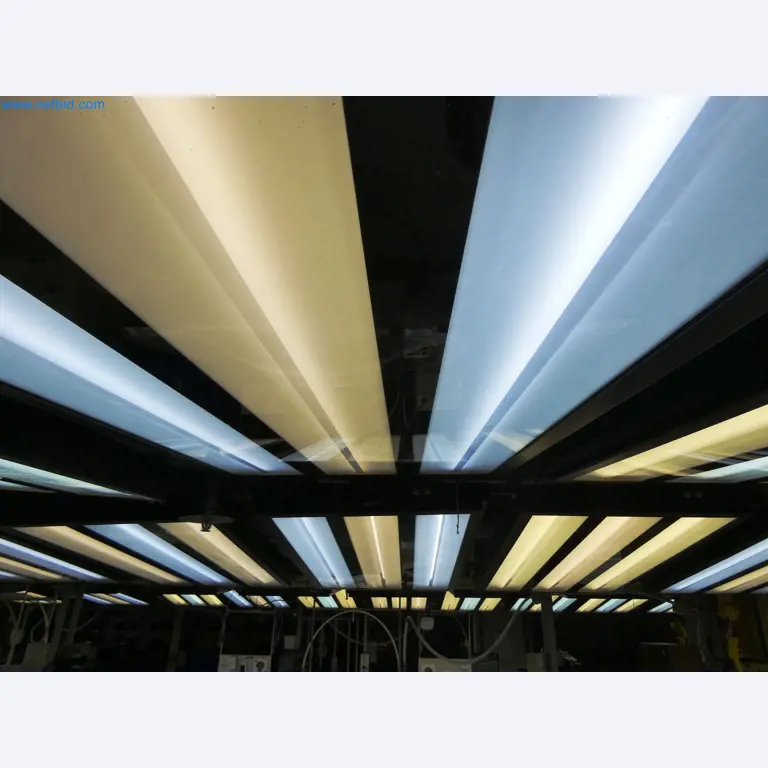 Roboty, svařovací zařízení a montážní příslušenství z automobilového průmyslu-10