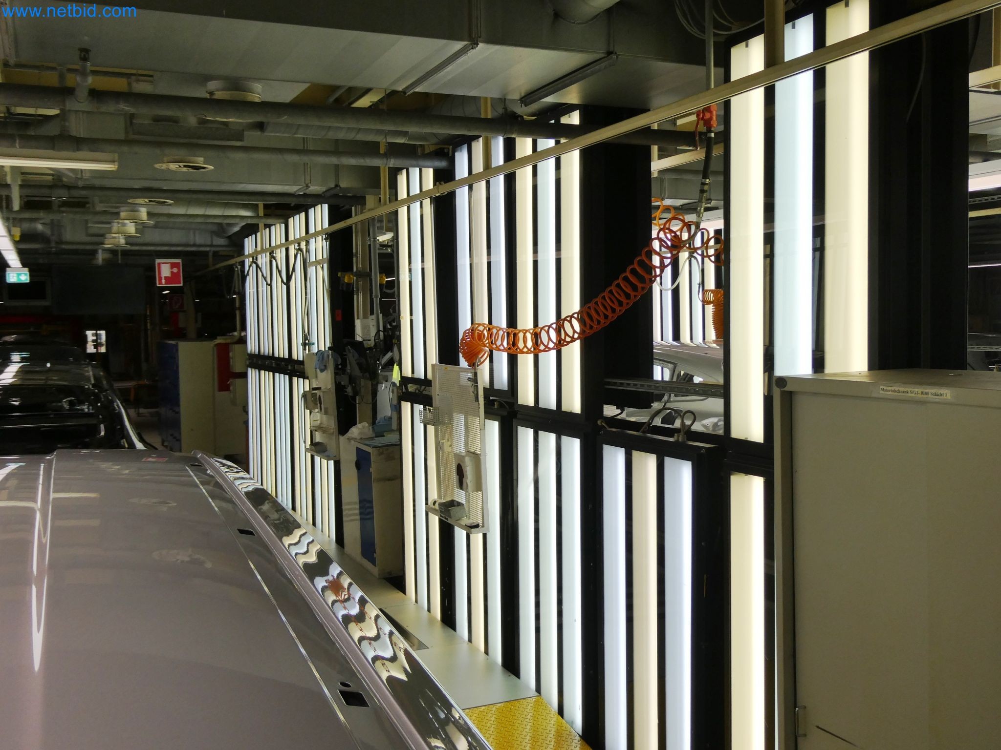 Roboti, varilna oprema in pripomočki za montažo iz avtomobilske industrije-6