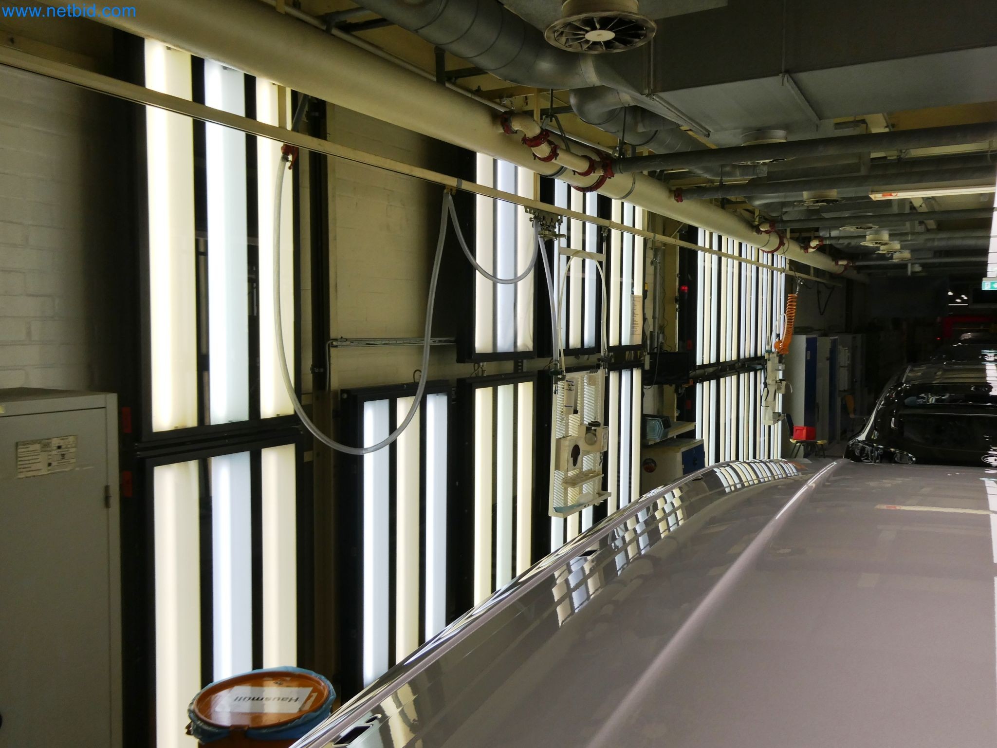 Roboti, varilna oprema in pripomočki za montažo iz avtomobilske industrije-7