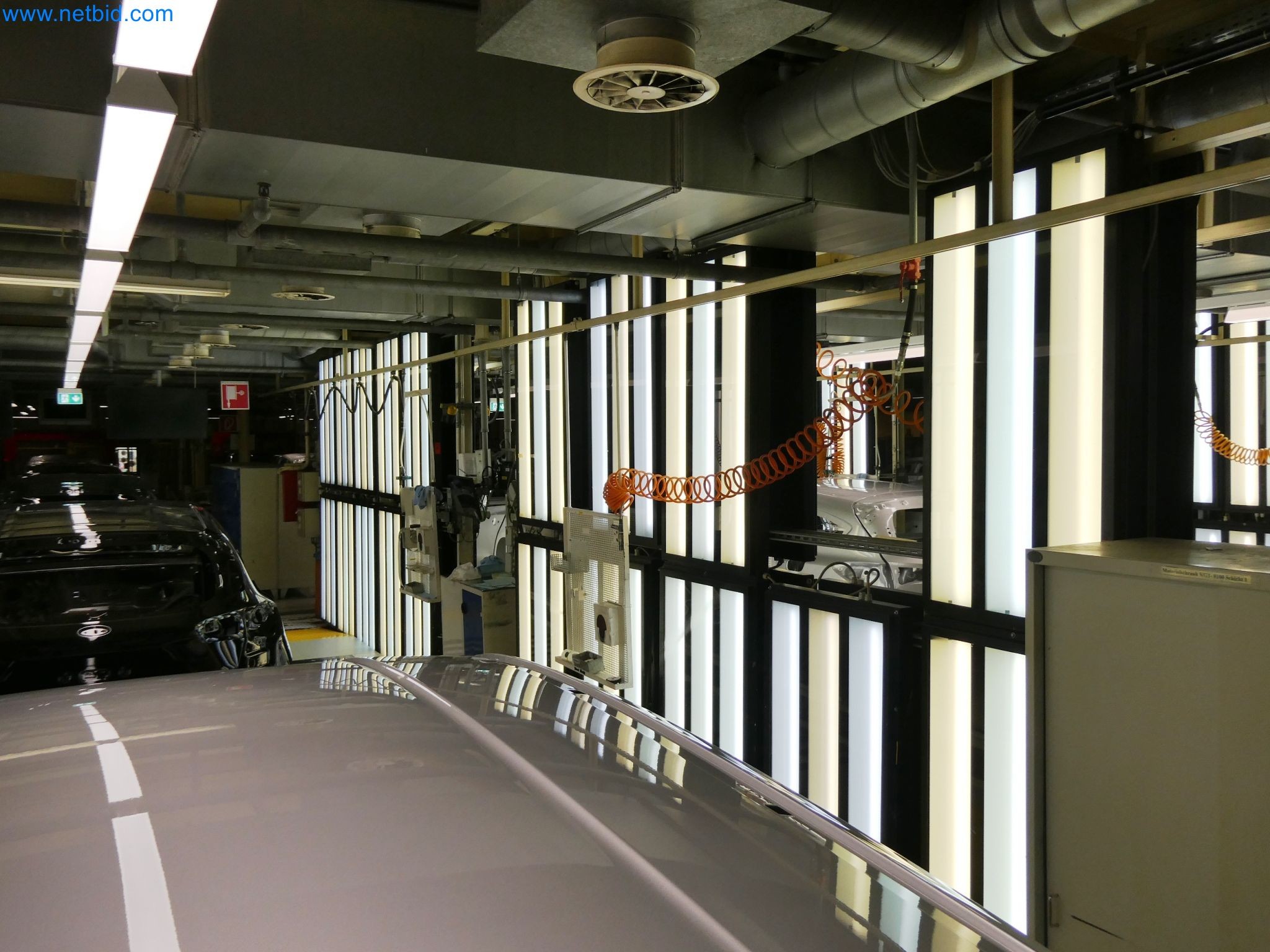 Roboti, varilna oprema in pripomočki za montažo iz avtomobilske industrije-8