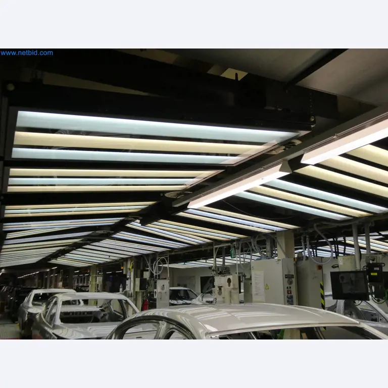 Roboti, varilna oprema in pripomočki za montažo iz avtomobilske industrije-7