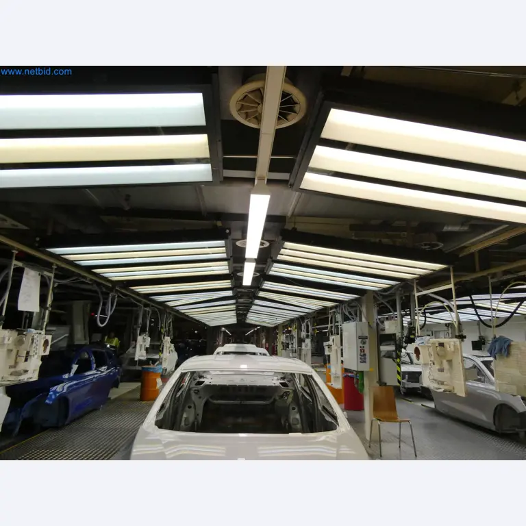 Roboti, varilna oprema in pripomočki za montažo iz avtomobilske industrije-8